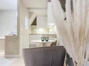 Loveroom Muse old town jacuzzi Annecy vieille ville