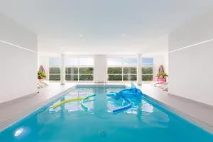 Villa Yana Bretagne Piscine Intérieure partagée et Spa Privatif 100m de la Plage - Cléder