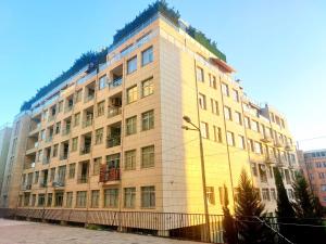 City Center 2BDR apartment near Rustaveli Av.