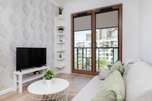 Starowiejska Apartment with Balcony Next to Arena Gdańsk Stadium by Noclegi Renters