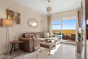 Terrace in Torremolinos by Costarentals - Ref 233