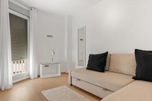 Elegant apartment by Costarentals - Ref 236