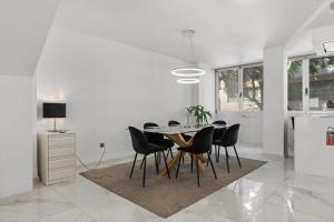 Elegant apartment by Costarentals - Ref 236