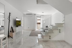 Elegant apartment by Costarentals - Ref 236