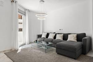 Elegant apartment by Costarentals - Ref 236