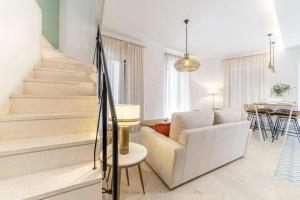 BS Brand New Triplex Private terrace downtown Parking