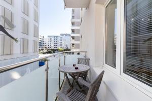 Apartment with Balcony Gdynia Downtown by Renters