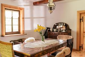 W Starym Dworku - unikatowy dom z ogrodem na wyłączność