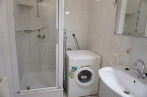 Kustverhuur, Oude manege Nieuwvliet, Nieuwvliet 11