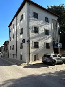 Vera Edirne - Kastanéai