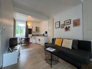 Appartements APPART TOTORO @ FREE PARKING/WIFI/DRAPS : photos des chambres