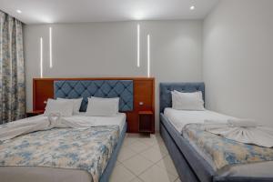 Triple Room with Balcony room in Hotel Divo Palace
