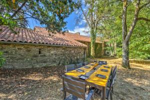 Maisons de vacances Les Juliannes - Gite La Pierre Etoilee Piscine Jardin : photos des chambres