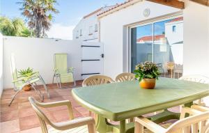 Maisons de vacances Amazing home in La Faute sur Mer with 3 Bedrooms and WiFi : photos des chambres