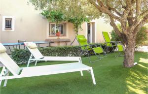 Maisons de vacances Amazing Home In Viols With Outdoor Swimming Pool, Wifi And 3 Bedrooms : photos des chambres