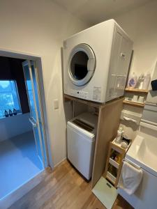 Sirahama Beach House