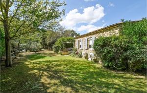 Maisons de vacances Stunning Home In Maubec With 3 Bedrooms, Wifi And Outdoor Swimming Pool : photos des chambres