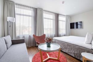 Deluxe King Room with Sofa Bed room in Best Western Plus Sthlm Bromma