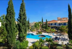 New cozy Villa near the beaches in the Magnificent Gardens of Regina with swimming pools! - 4hvězdičkové hotely ve městě Pafos