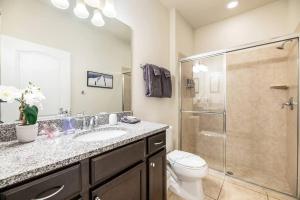 Castaway Oasis - 5 Bed Townhome, Heated Pool & BBQ