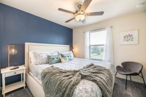 Castaway Oasis - 5 Bed Townhome, Heated Pool & BBQ