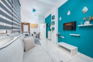 CONTEMPORARY APARTMENT 200M FROM ACROPOLIS 100Mbps NETFLIX