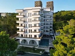 GREAT WHITE HOTEL - Mali i Rencit