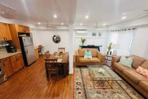 Beachside Suite Spacious 3BR 2BA Apartment with Kitchen AC Patio BBQ - 凯卢阿