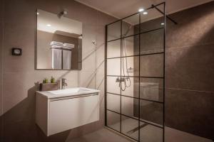 Ermioni Luxury Suite Beachfront 1 minute from the beach