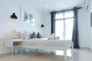 Cosy 2 Bed at Embassy Gardens - Cantonments