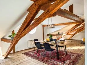 Loft-Wohnung im Herzen von Prien - 100m2 - SmartTV - Bach