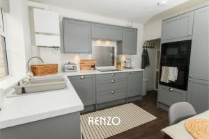 Inviting 2 Bedroom Home in Lincoln by Renzo, Close to Lincoln Cathedral!