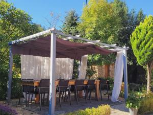 Maisons de vacances LE SORBIER, MONTIGNAC 3 BED/2 BATH HOUSE WITH SWIMMING POOL : photos des chambres