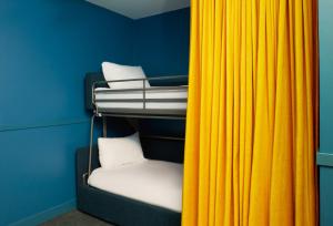 Hotels Hotel Indigo Bordeaux Centre Chartrons by IHG : Suite Lit King-Size avec Canapé-Lit