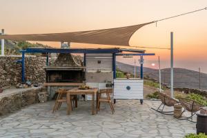 Mitato View Serifos Platis Gialos