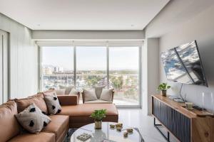 Luxury Condo On The Marina