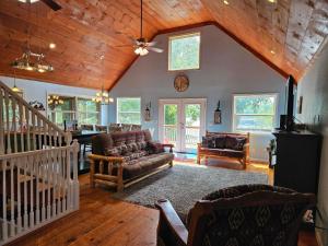 LAKEFRONT Home at Lake Chickamauga! Walk to the Marina!