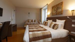 Hotels Hotel-restaurant Les Caudalies : photos des chambres