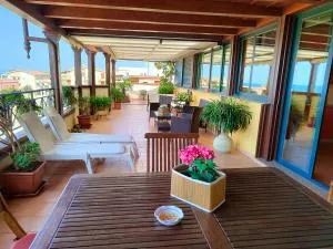 "Appartamento del Mare Gliaca" con vista Isole Eolie,ampia terrazza,wifi e parcheggio privato gratuito - Brolo