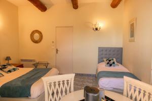 Hotels Hotel La Bastide des Monges : photos des chambres