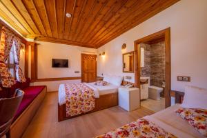 Cesmeli Konak Garden