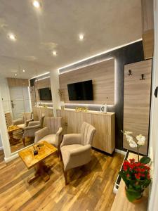 Santa Barbara Apartment