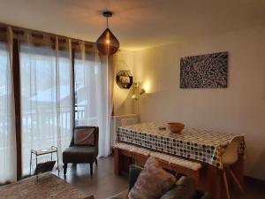 Le Clos B11 - 3 bedroom apartment 5 minutes walk to the square