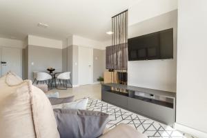 Apto no centro com piscina RRI103