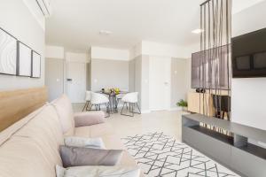 Apto no centro com piscina RRI103