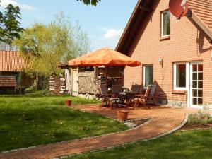 Modern Cottage near Lake in Neu Poserin