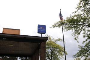 Baymont by Wyndham Flint Airport North