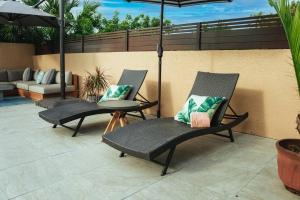 Tropical Paradise 3.5 BD3BA Villa 10-Min to Beach