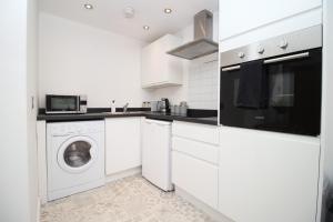 Central Mumbles Apartment, Properties By O & G, Incredible Location, Sleeps 4!