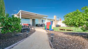 Home Ensuite with Panoramic City View